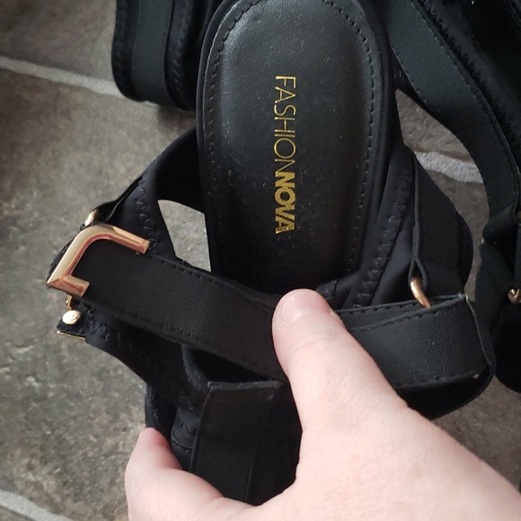 FASHION NOVA 6 INCH GLADIATOR STYLE CHUNKY PLATFORM HEELS SIZE 11 - Picture 8 of 14